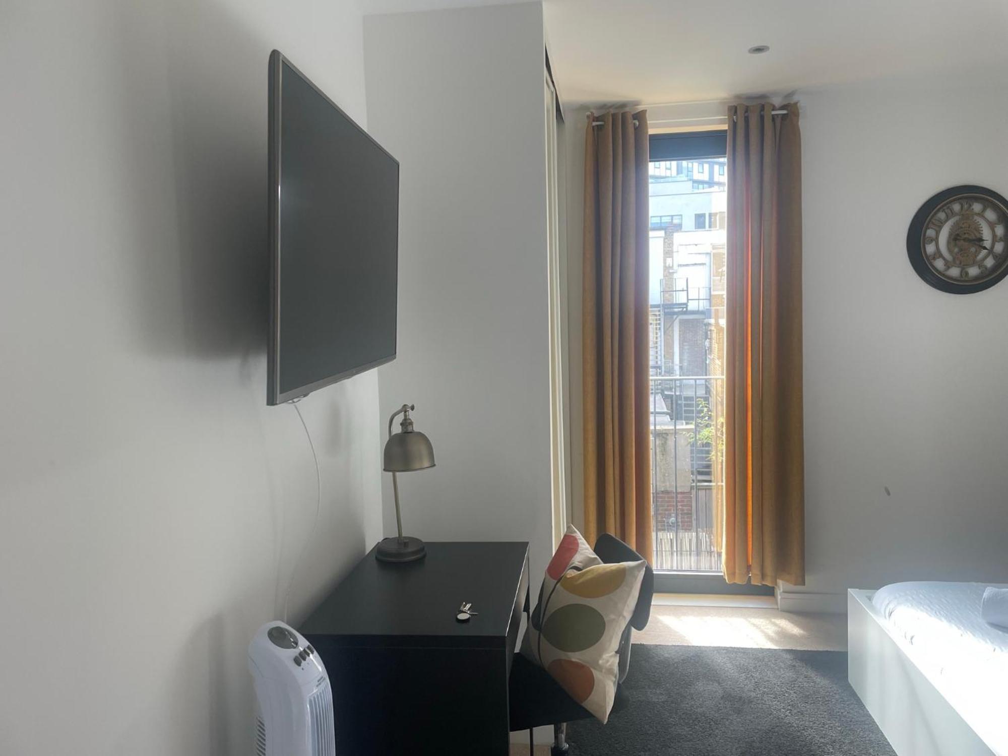 Modern en-suite room&self catering in Londen Buitenkant foto