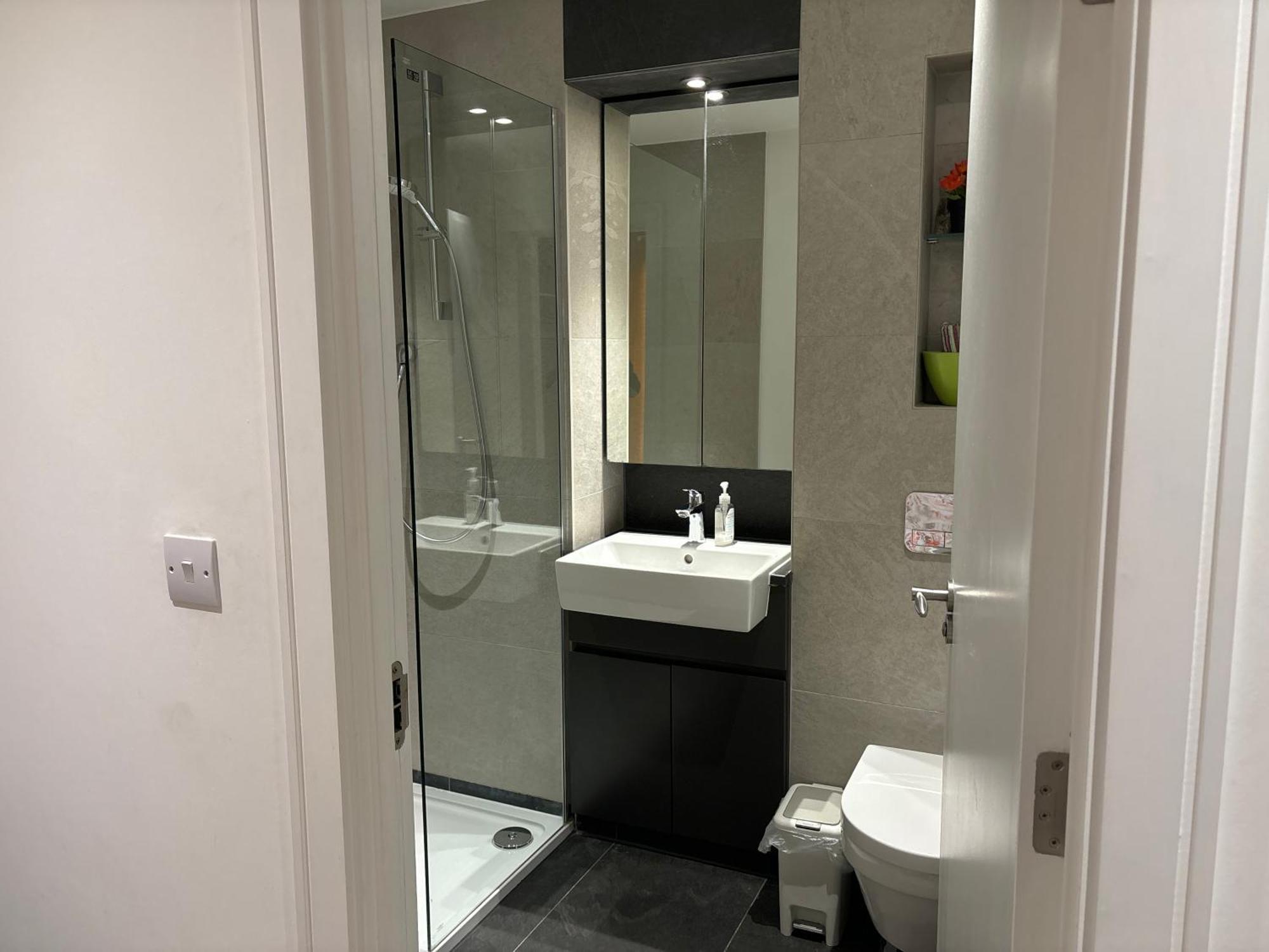 Modern en-suite room&self catering in Londen Buitenkant foto
